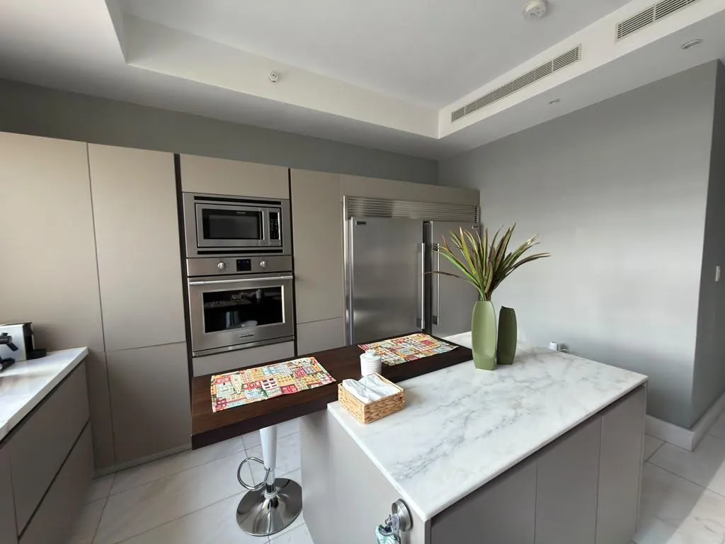 Venta de Apartamento Lujoso Amoblado en Punta Pacífica