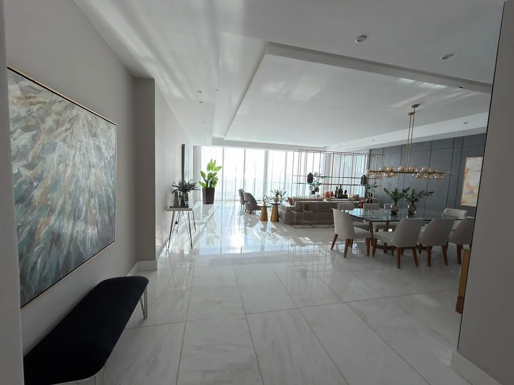 Venta de Apartamento Lujoso Amoblado en Punta Pacífica
