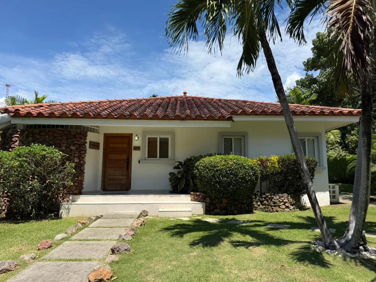 Casa con Piscina en Coronado Golf | Amoblada y Equipada