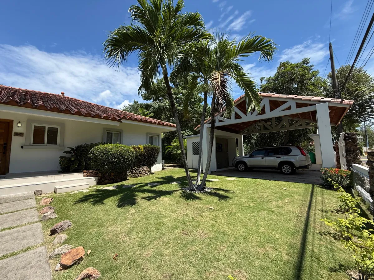 Casa con Piscina en Coronado Golf | Amoblada y Equipada