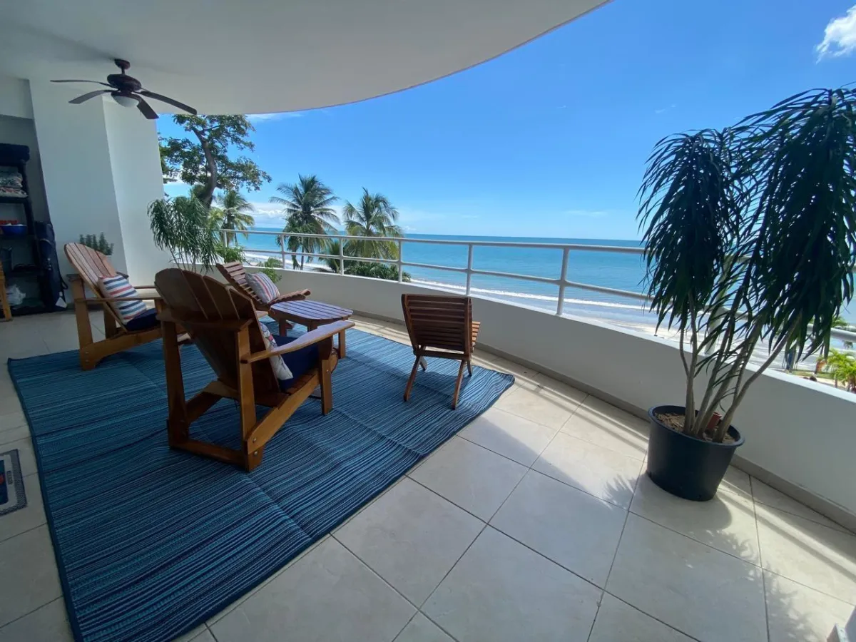 Oceanfront Apartment in Coronado Bay