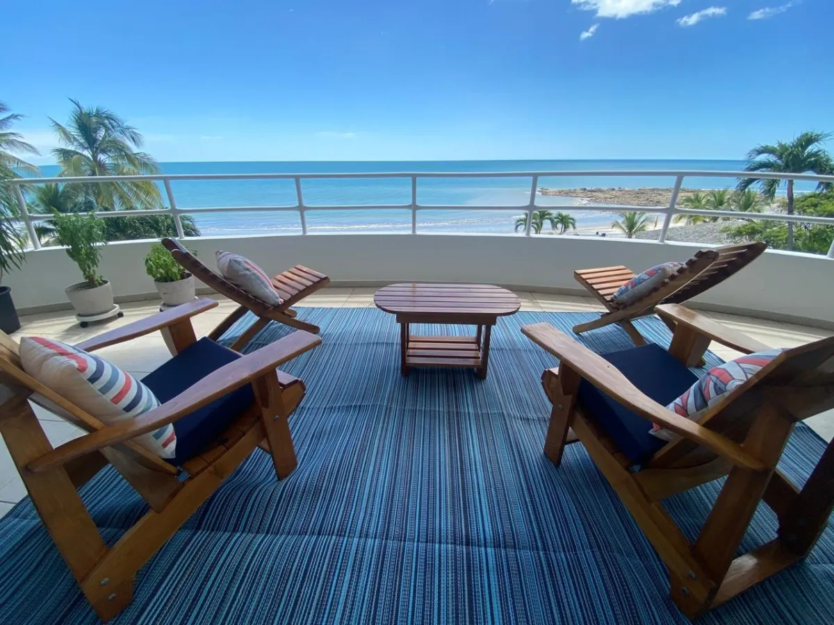 Oceanfront Apartment in Coronado Bay
