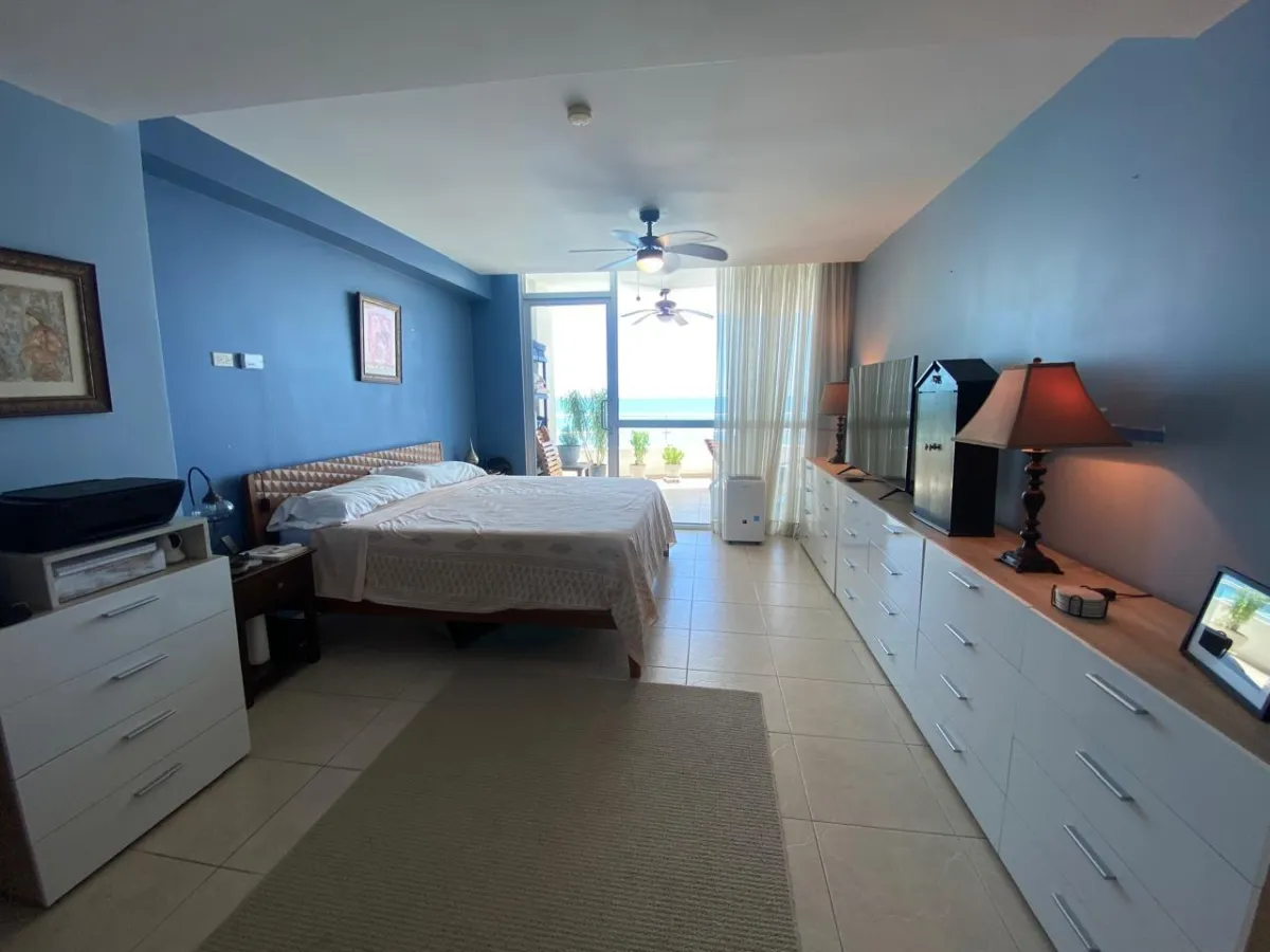 Oceanfront Apartment in Coronado Bay
