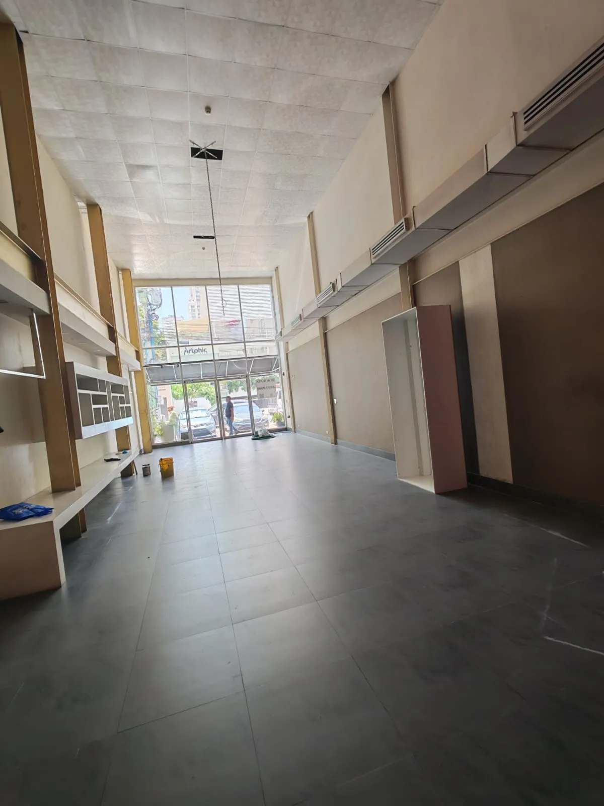COMMERCIAL SPACE FOR LEASE IN SAN FRANCISCO, PANAMA