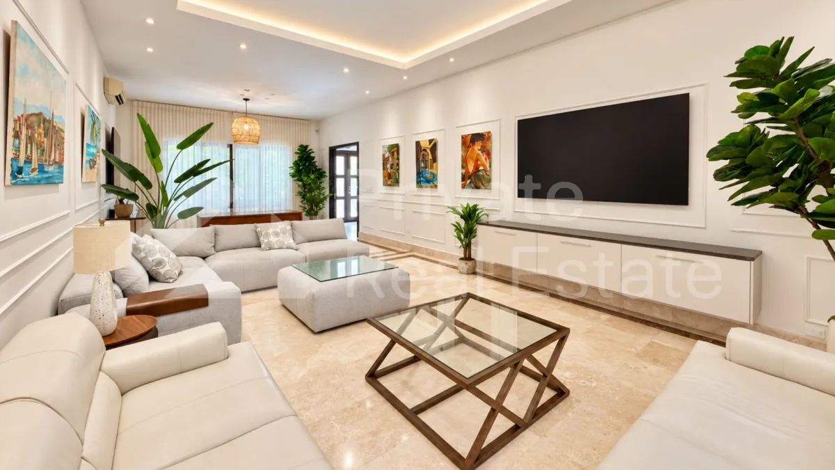 4-Bedroom Single-Family Home in Costa del Este, Toscana