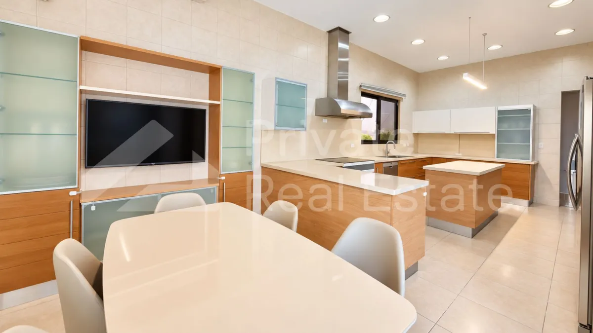 4-Bedroom Single-Family Home in Costa del Este, Toscana