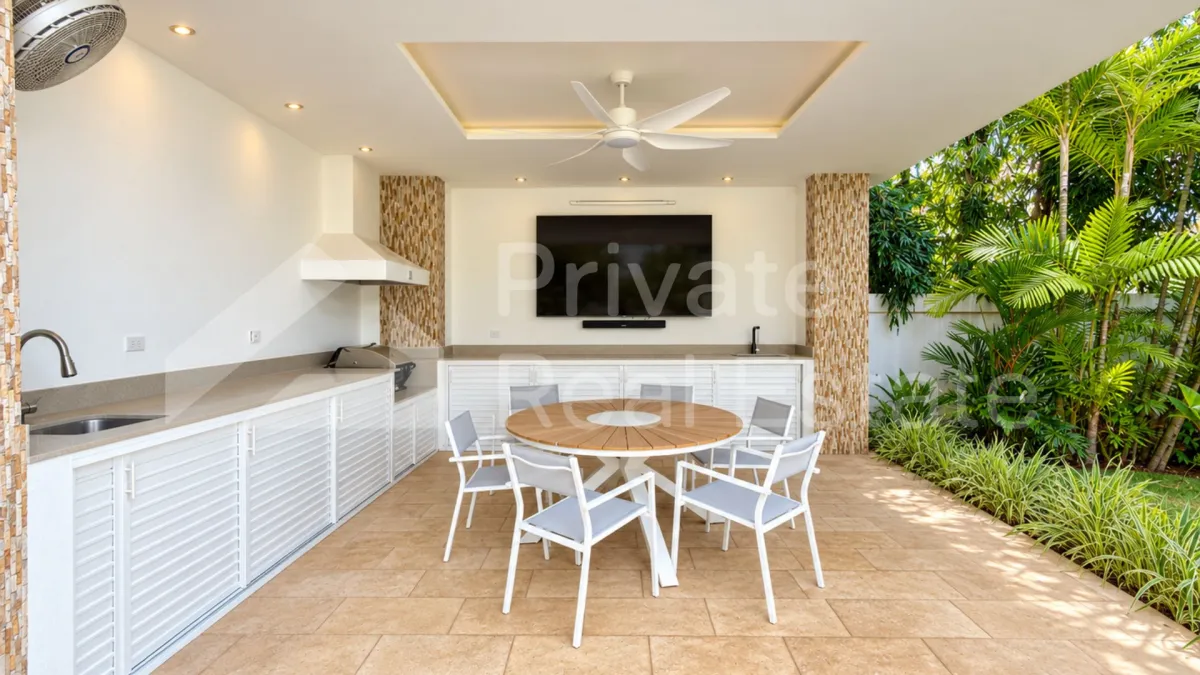 4-Bedroom Single-Family Home in Costa del Este, Toscana