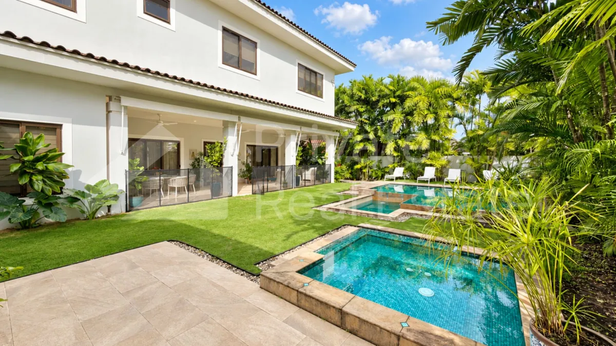 4-Bedroom Single-Family Home in Costa del Este, Toscana